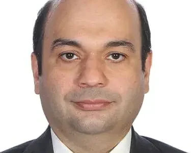 آشنایی با دکتر پژمان ساسانپور، برگزیده هشتمین جشنواره مینا ایزدیار